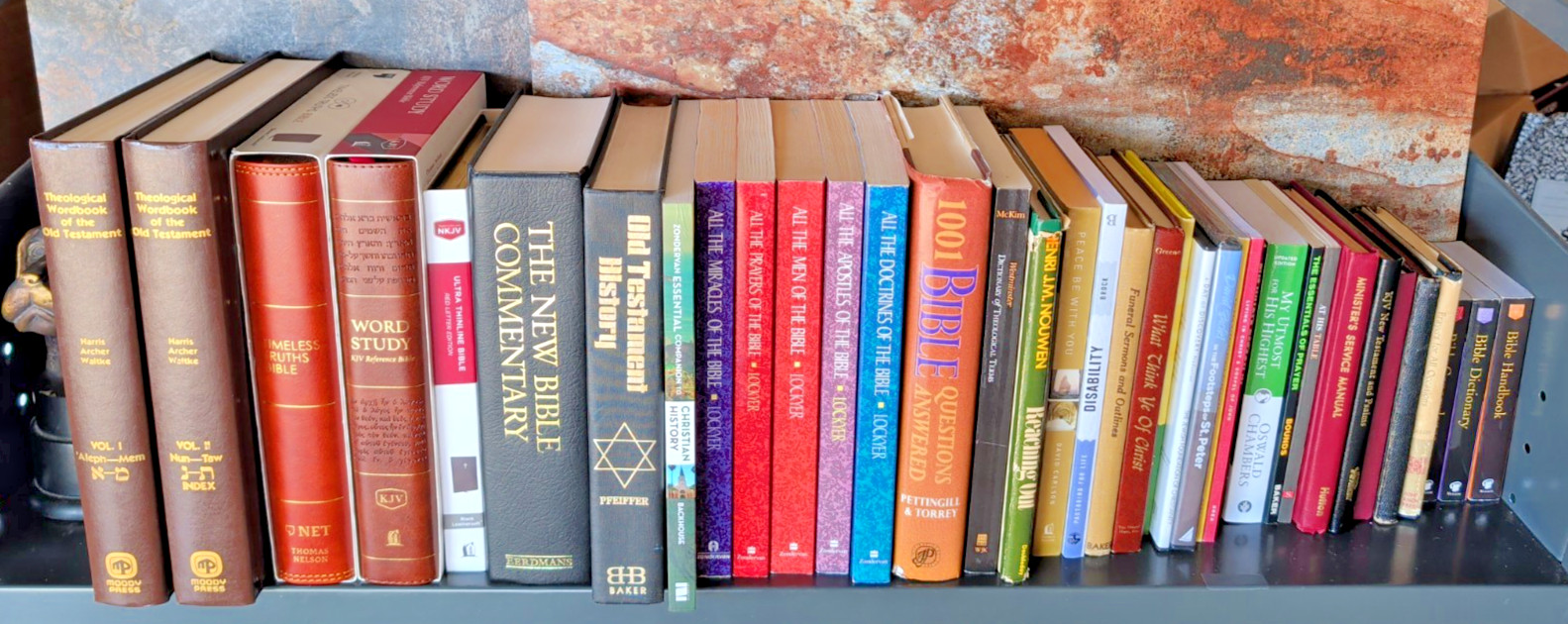 MINISTER&rsquo;S BIBLE & BOOK LOT J4: 4 Bibles/Theology/History/Reference/Sermons WOW