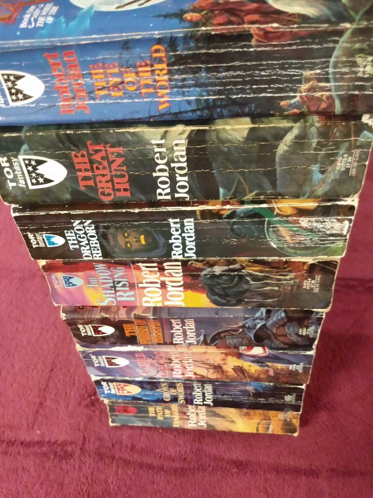 8 ROBERT JORAN PB WHEEL OF TIME NOVELS. THE FIRST EIGHT. ACCEPTABLE OR BETTER.