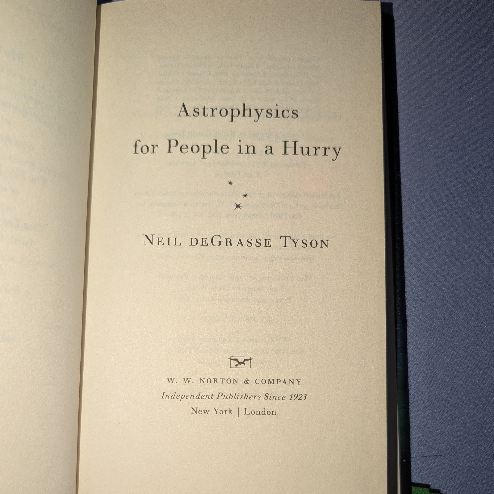 Neil deGrasse Tyson Astrophysics for People in a Hurry Hardcover Black Science