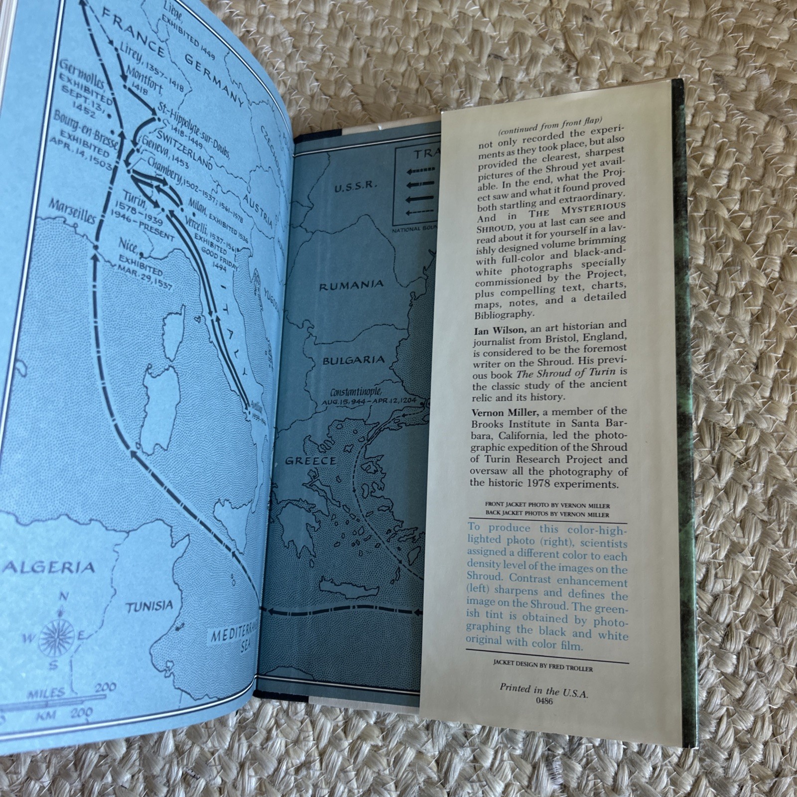 The Mysterious Shroud, Ian Wilson, hardcover, dust jacket, 1986, Mint