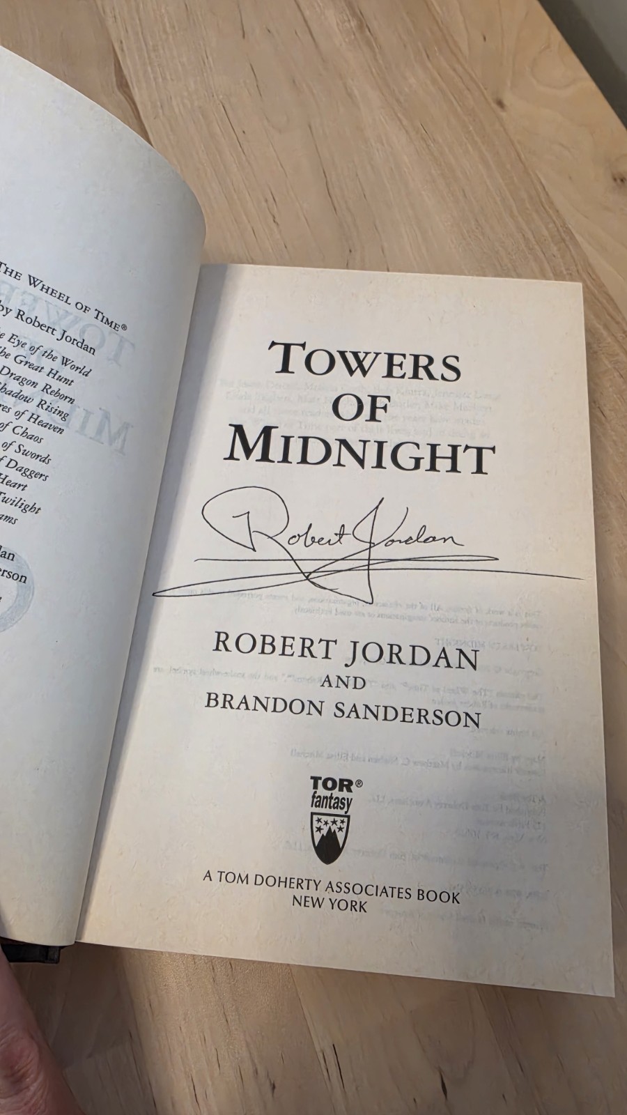 Towers of Midnight : Book Thirteen of the Wheel of Time by Robert Jordan and…