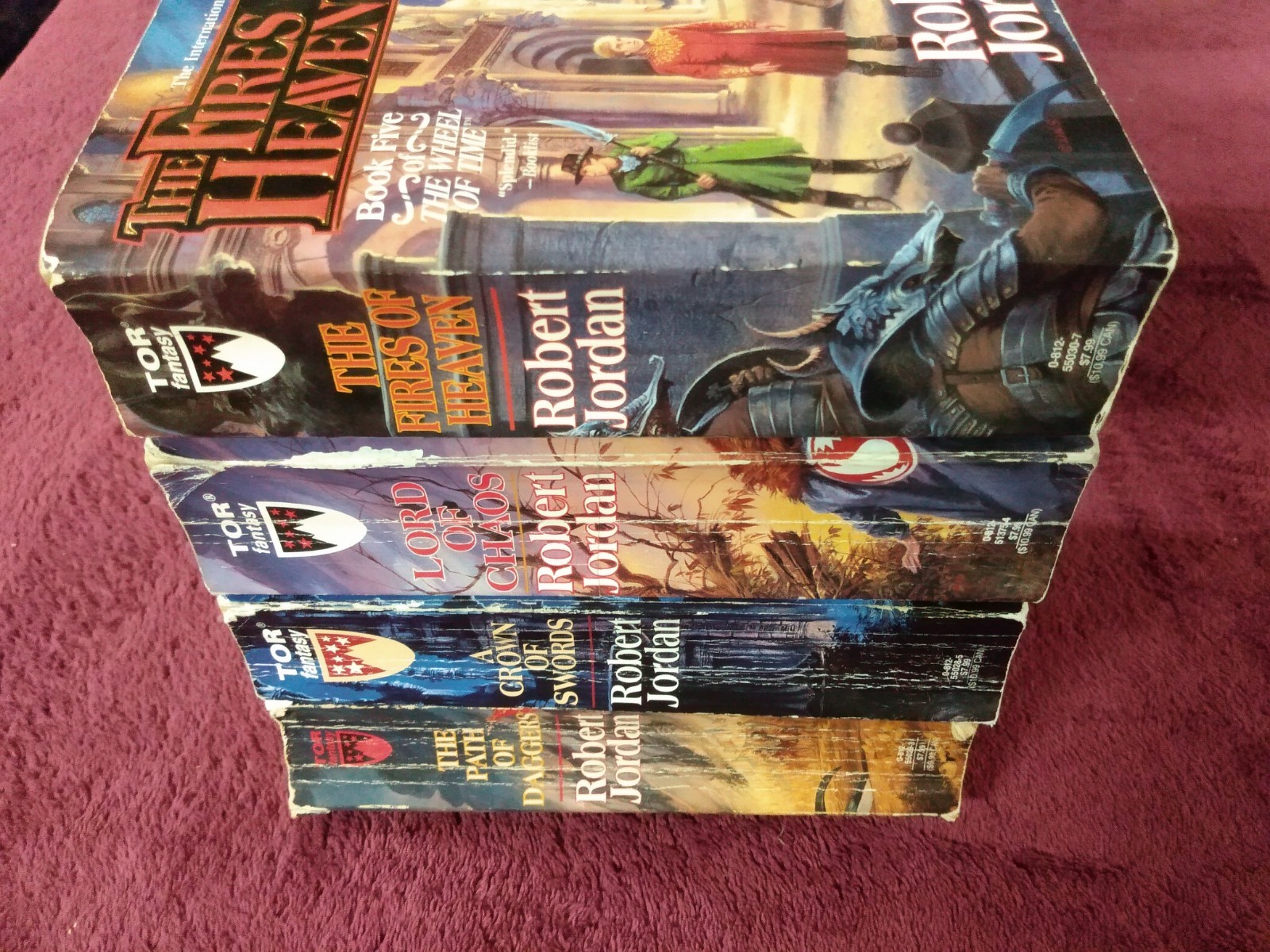 8 ROBERT JORAN PB WHEEL OF TIME NOVELS. THE FIRST EIGHT. ACCEPTABLE OR BETTER.