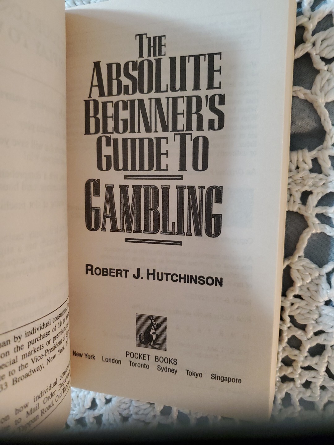 The Absolute Beginner&rsquo;s Guide to Gambling Robert Hutchinson 1996 Pocket Books LN