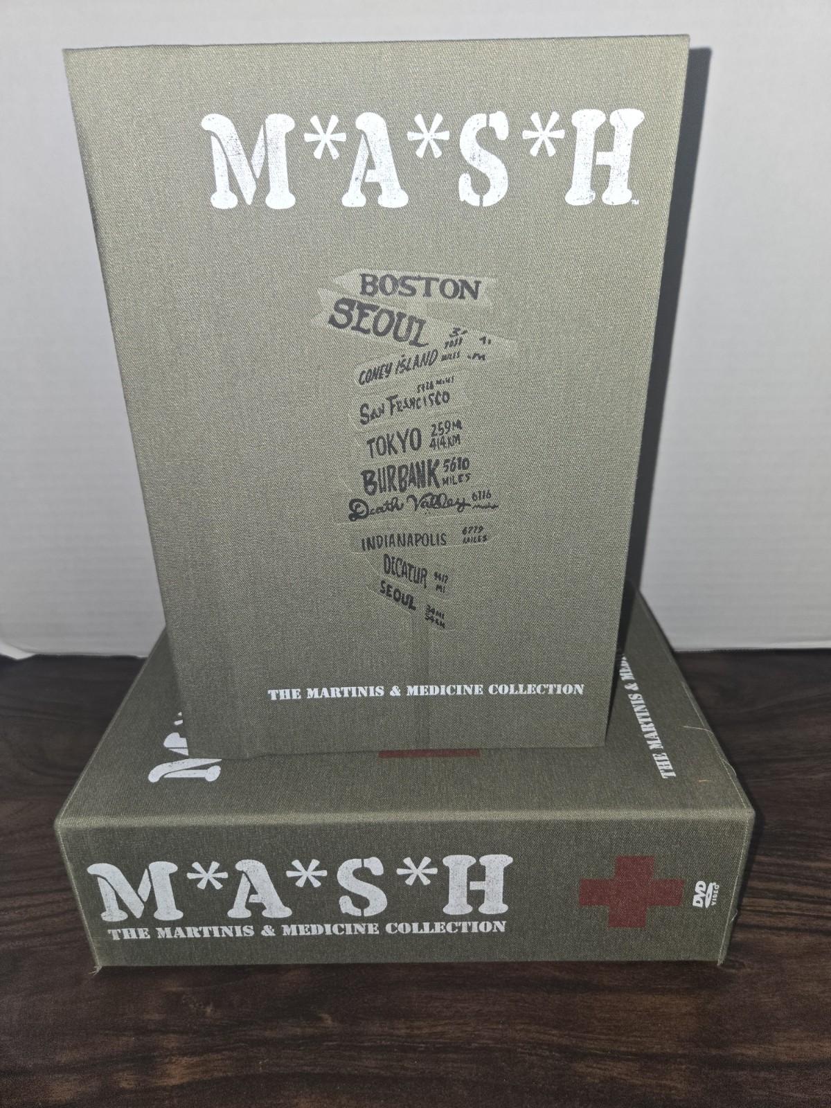 M*A*S*H Martinis & Medicine Collection DVD Box Set Collector&rsquo;s Edition
