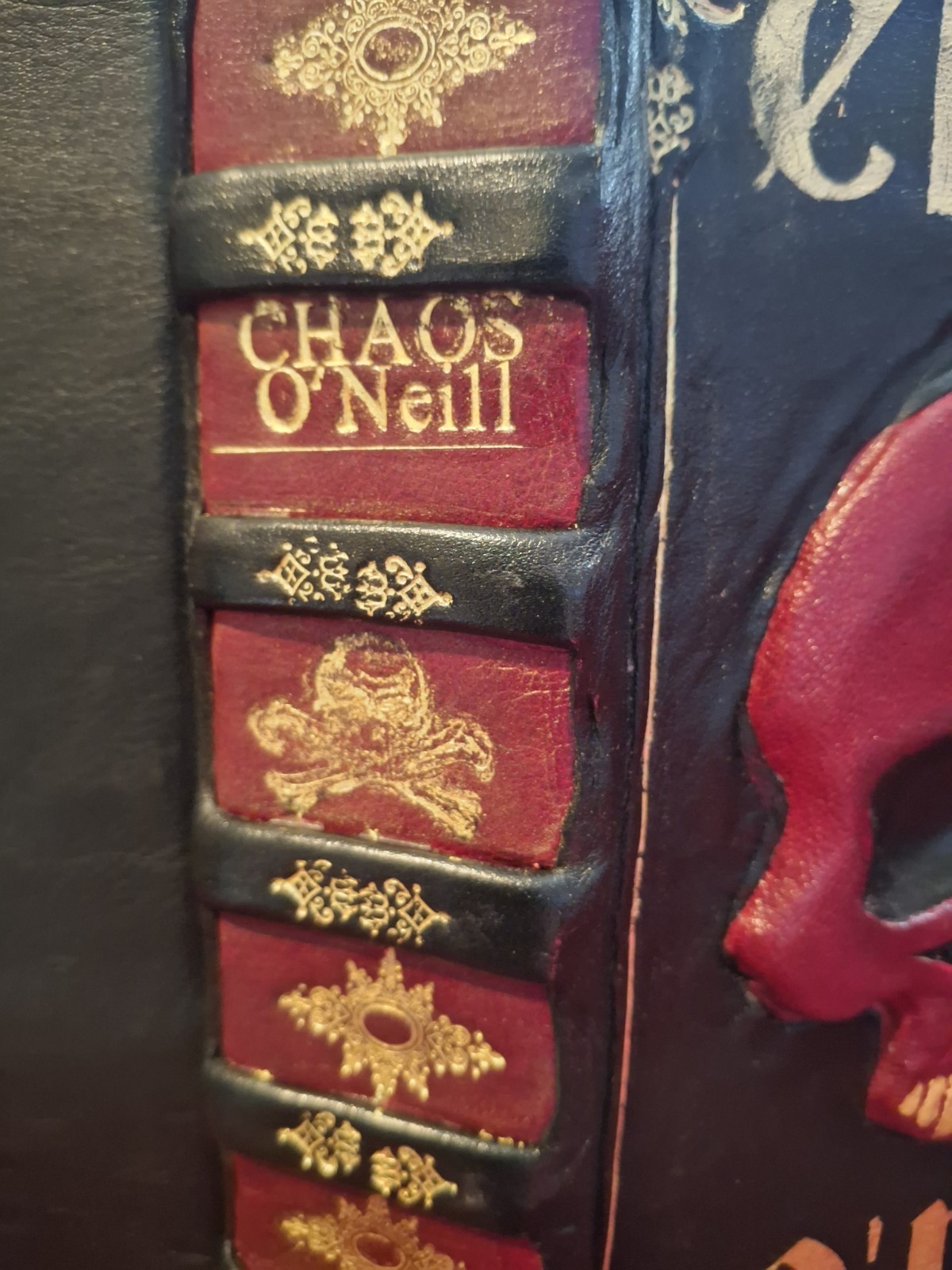 Chaos-Tom O&rsquo;Neill-FORE EDGE PAINTING Leather Red Gold Skull One-of-a-Kind Manson