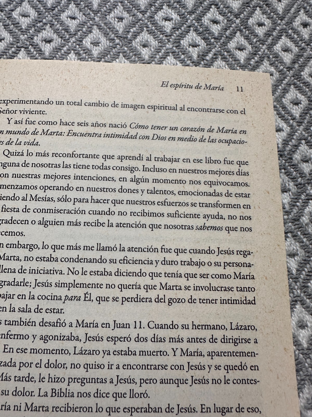 UN ESPIRITU COMO EL DE MARIA (SPANISH EDITION) By Joanna Weaver **Excellent**