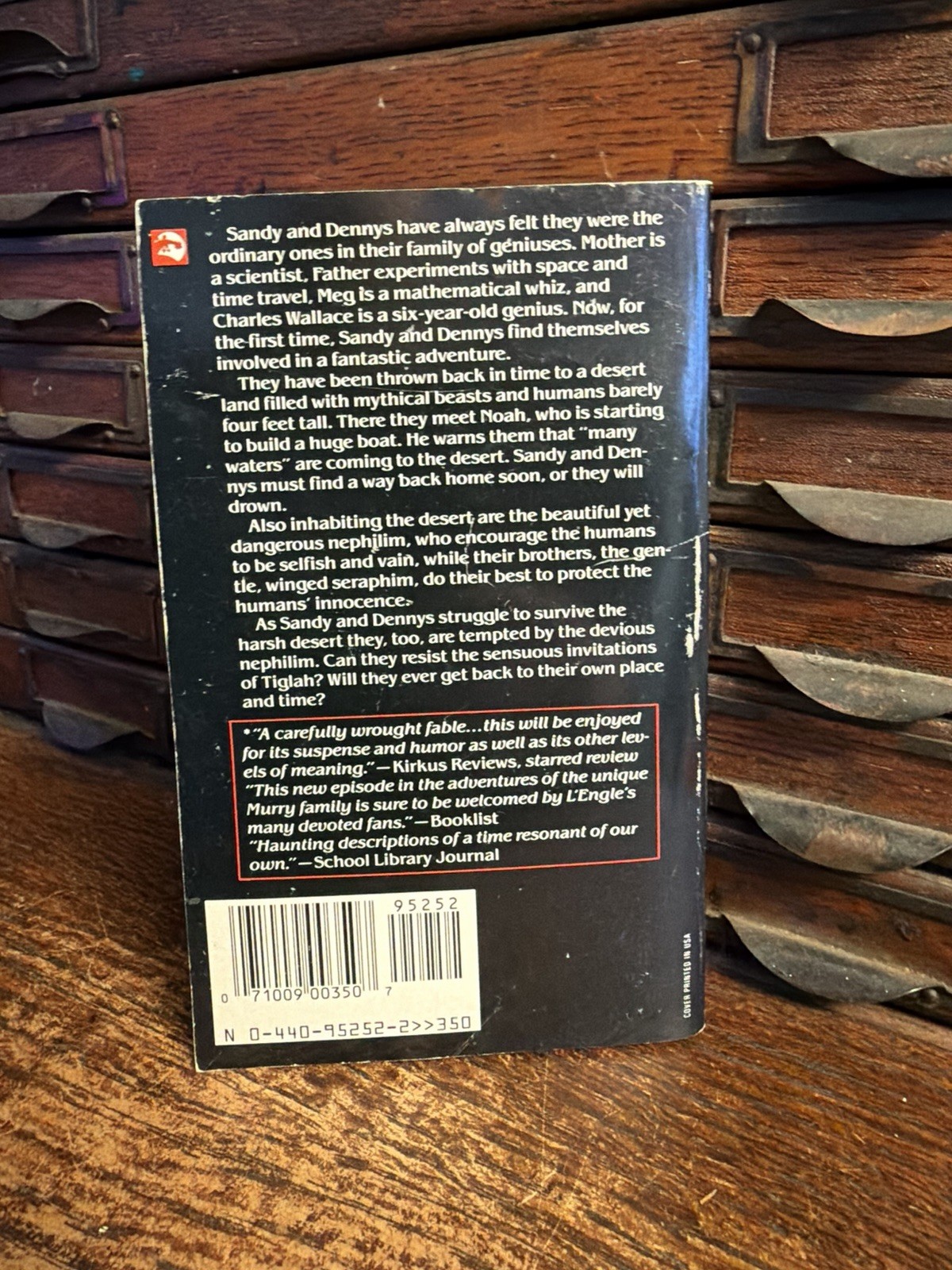 Lot 4: Wrinkle in Time Madeleine L&rsquo;Engle 1976 Stranger Things Paperback Set Wind