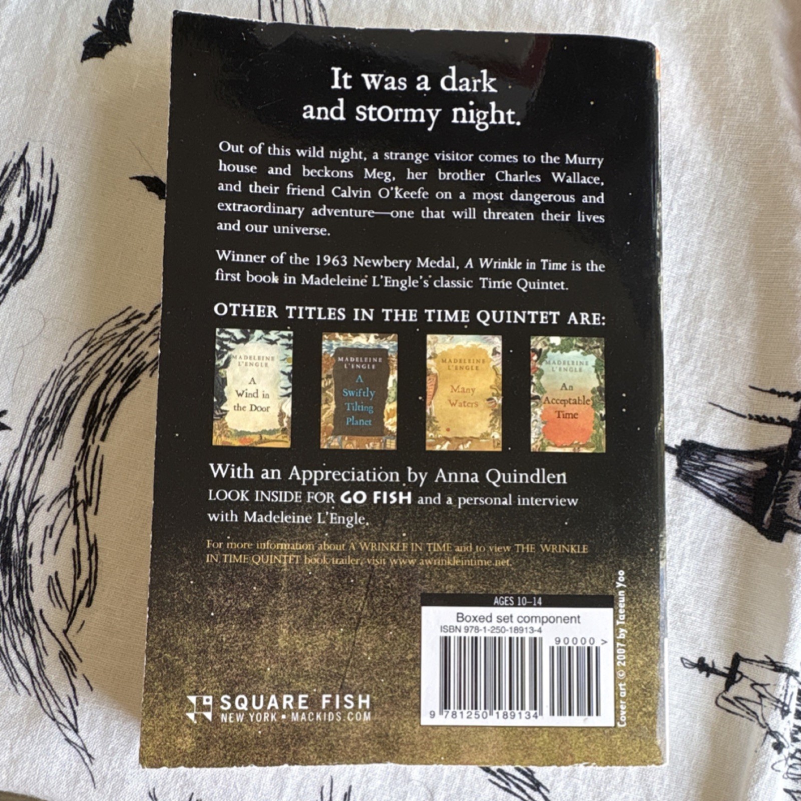 A Wrinkle in Time by Madeleine L&rsquo;Engle (2017, Square Fish, Paperback)