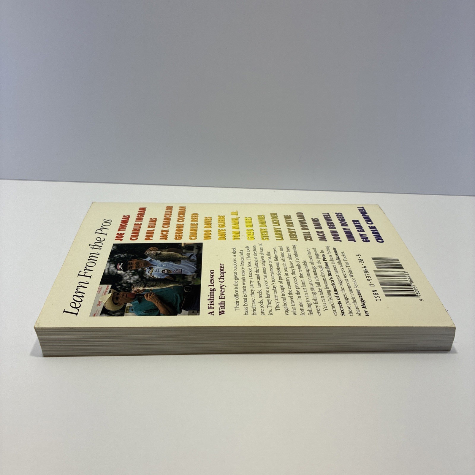 SECRETS OF AMERICA&rsquo;S BEST BASS PROS By Tim Tucker Paper Back 244 pages