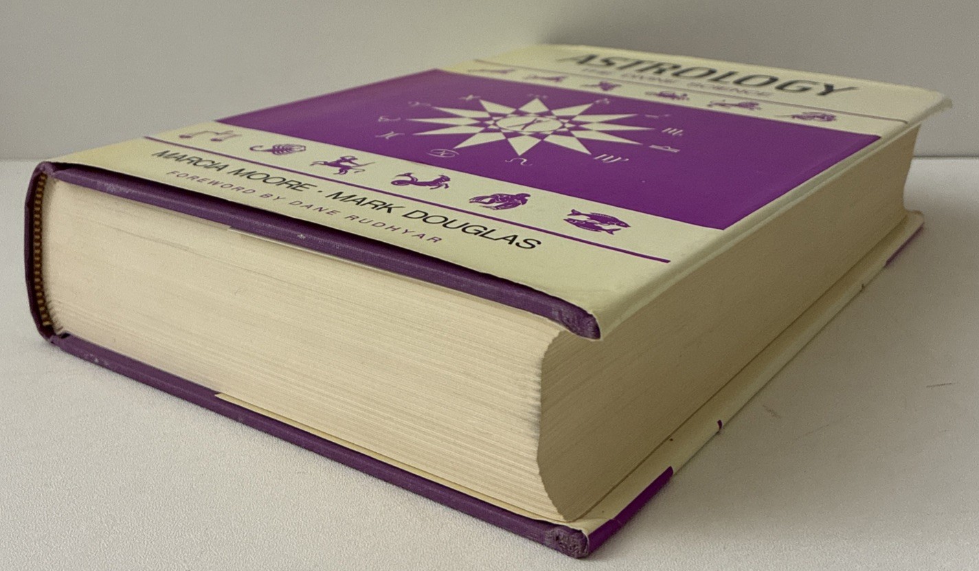 Astrology The Divine Science, Marcia Moore, Mark Douglas 1978 ISBN: 0912240040
