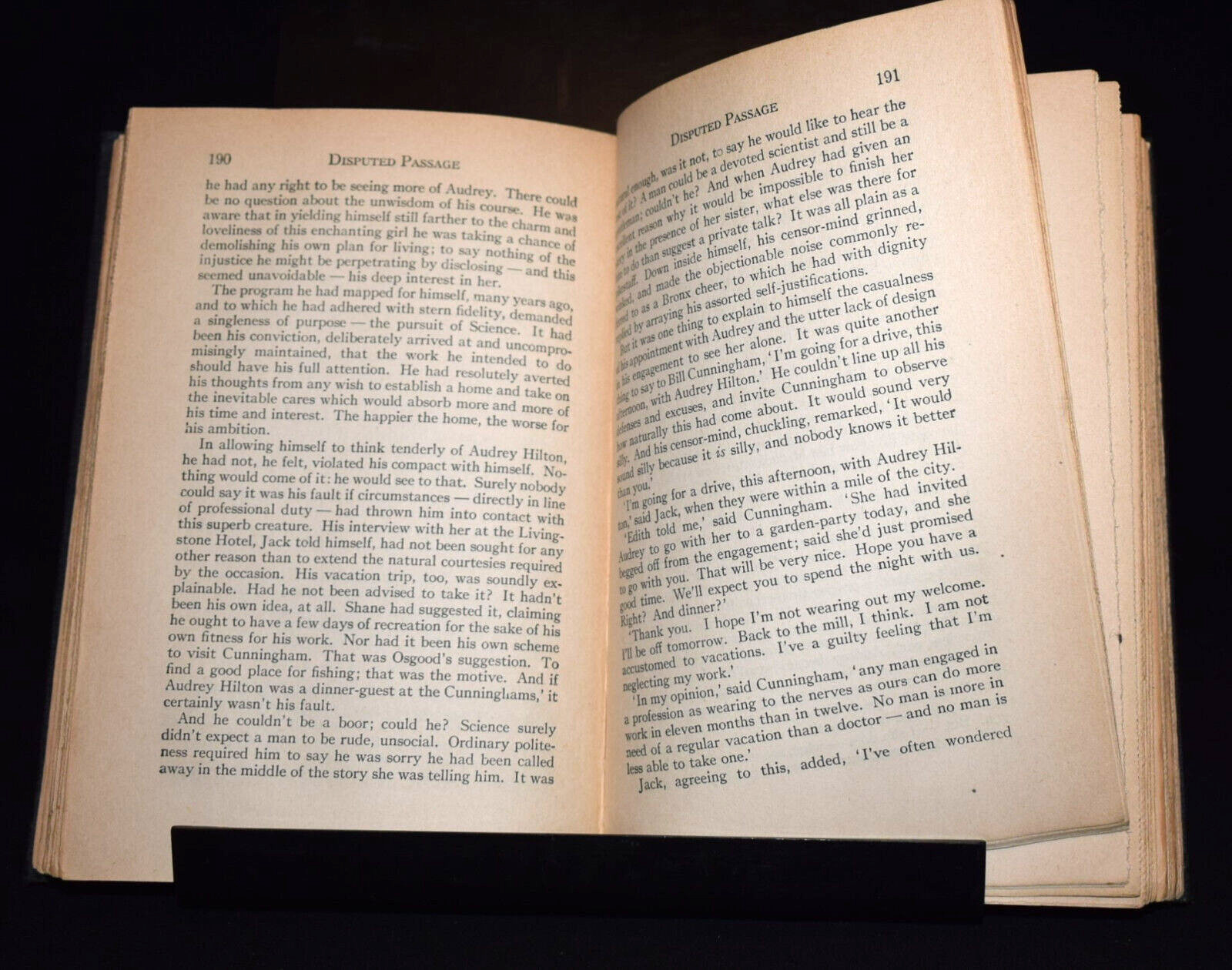 Vintage ~ Disputed Passage by Lloyd C. Douglas ~ c 1939 ~ 432 Pages ~ Hardcover