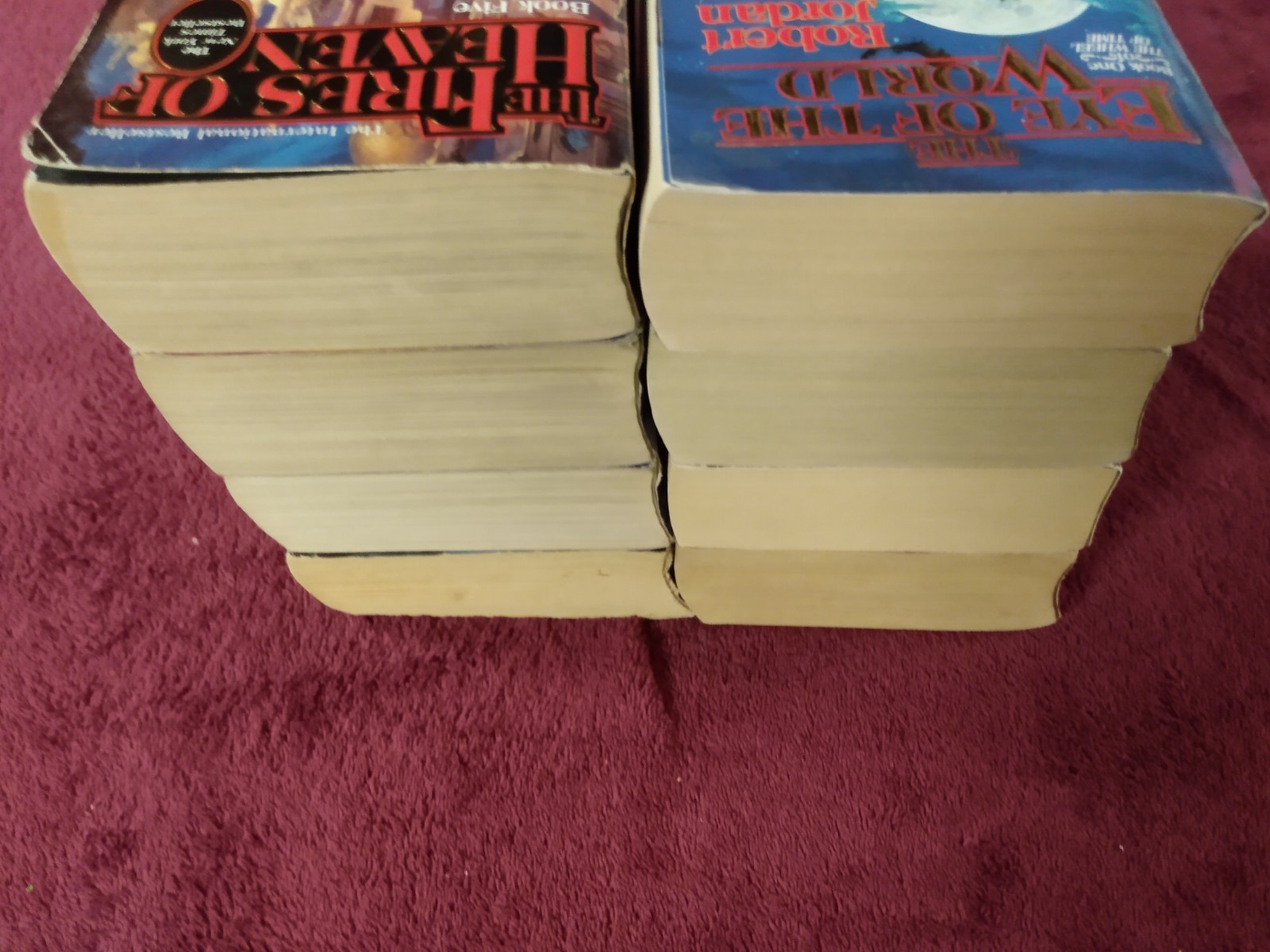 8 ROBERT JORAN PB WHEEL OF TIME NOVELS. THE FIRST EIGHT. ACCEPTABLE OR BETTER.