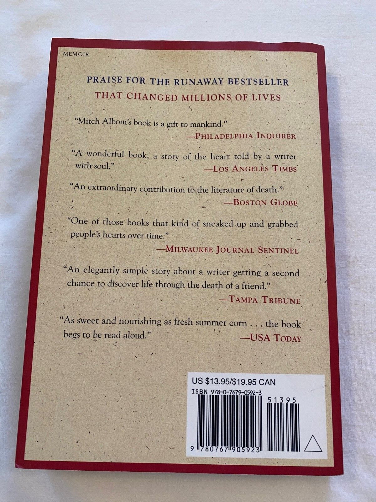 Tuesdays with Morrie : An Old Man, a Young Man, & Life&rsquo;s Greatest Lesson, Paper