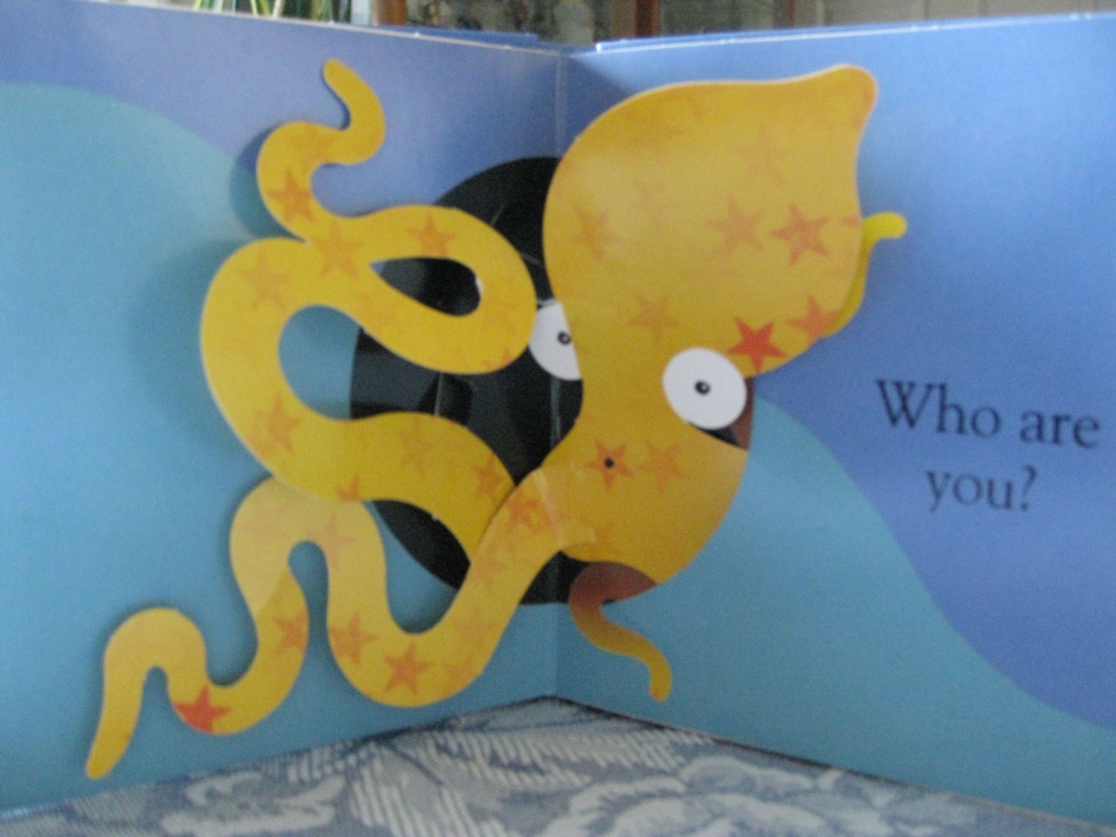I&rsquo;M SHY ~ A Bashful Little Pop-Up Book ~ By David A. Carter ~ 1993