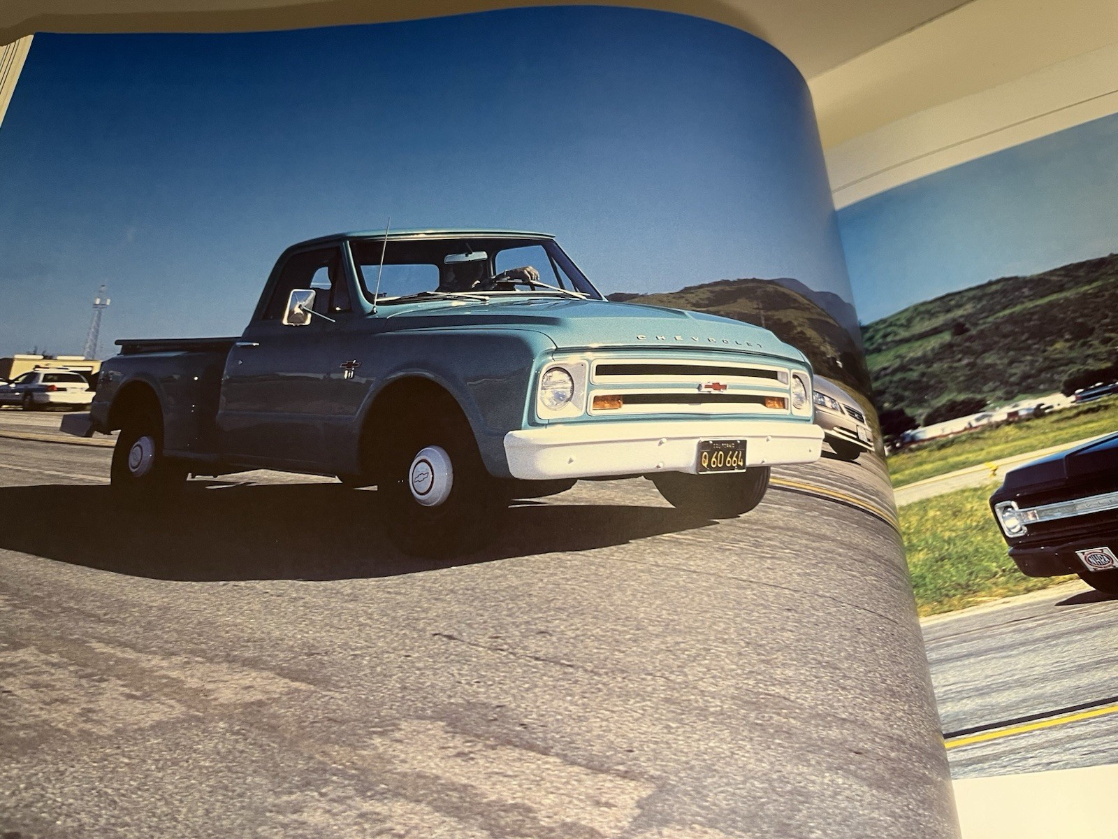The Ultimate Encyclopedia of Pickups by Peter Henshaw 2005 Hardcover 448 Pages