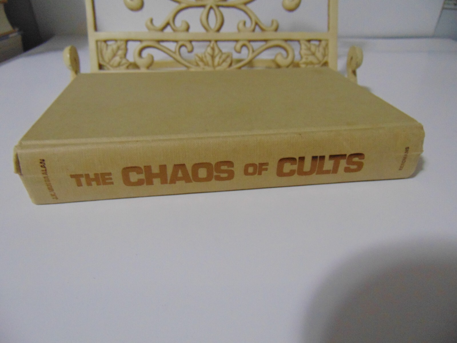 VTG THE CHAOS OF CULTS A Study in Present-Day Isms J.K. VAN BAALEN HCDJ 1962 VGC