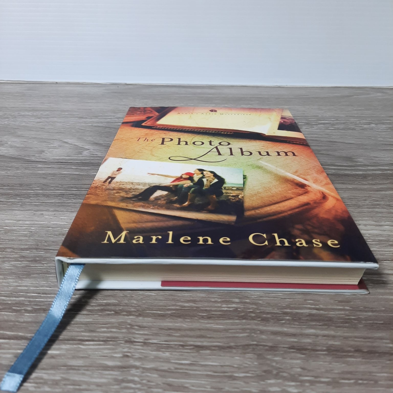 The Photo Album Marlene Chase 2020 Annie&rsquo;s Attic Mysteries Fiction Annie&rsquo;s