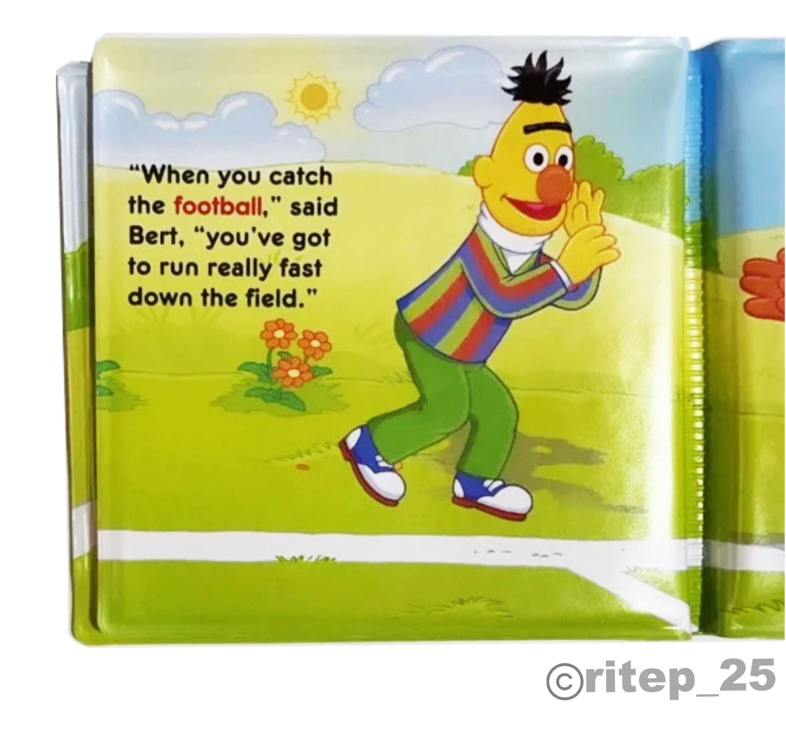 Sesame Street Ernie&rsquo;s Touchdown Bubble Book – Great For Bath Time (1 Pack) – New