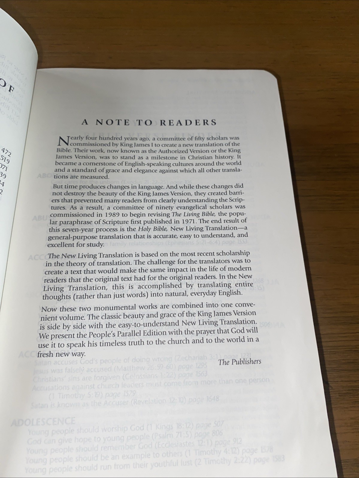 Holy Bible: People&rsquo;s Parallel Edition King James Version New Living Translation,