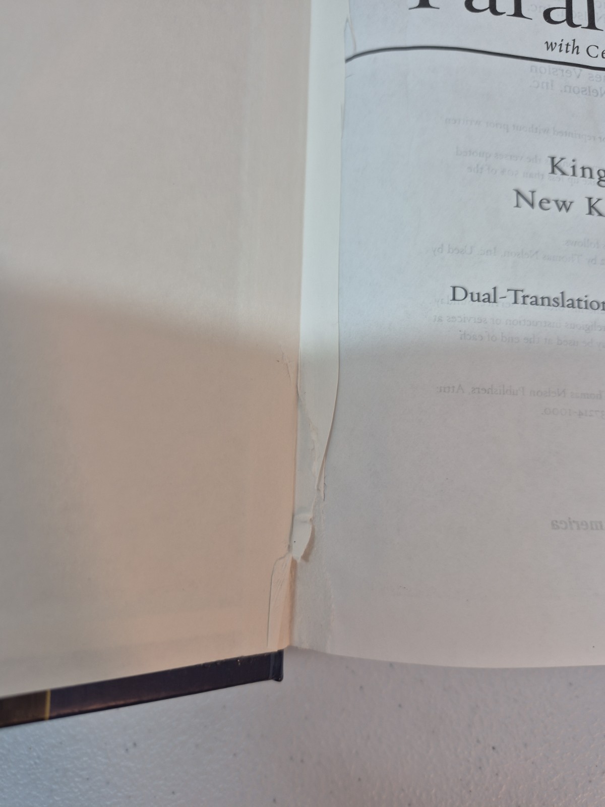 Nelson&rsquo;s KJV/NKJV Parallel Bible with Center-Column References 1st Pages Removed