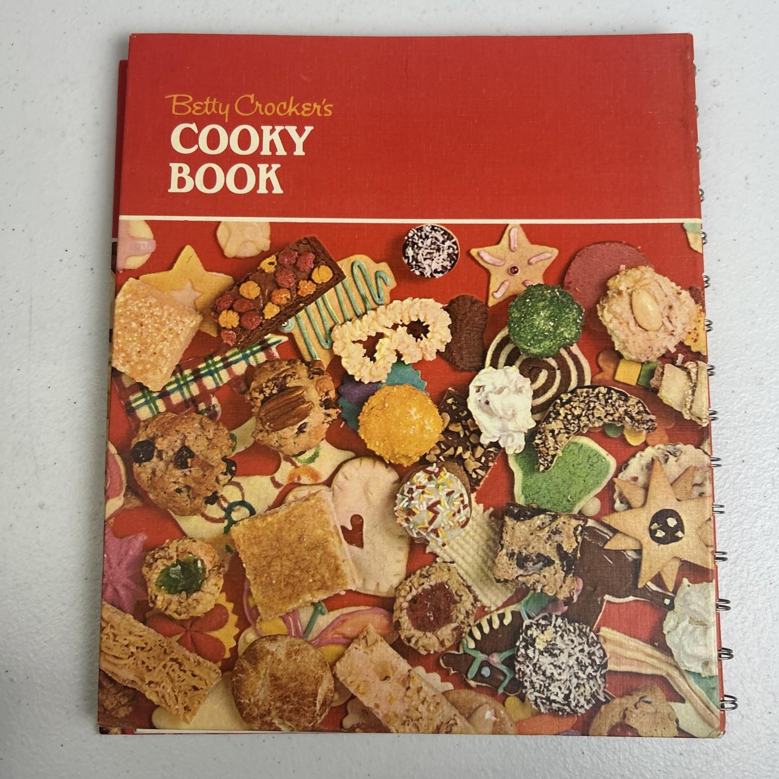 VTG BETTY CROCKER&rsquo;S COOKY BOOK~1974~15th Printing~156 PAGES~SPIRAL BINDER