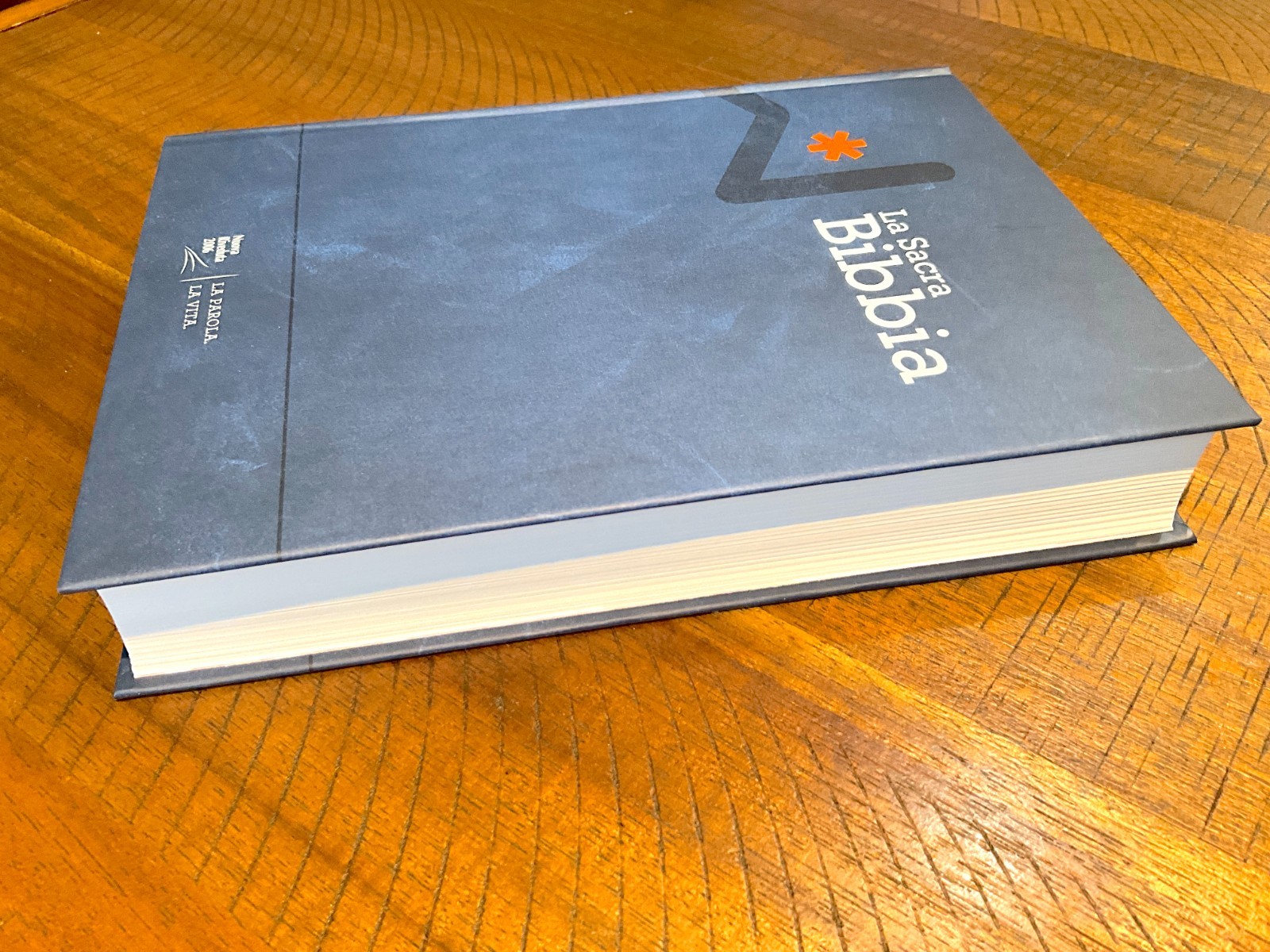 Italian Language Reference Bible, La Sacra Bibbia, NRV 2006, Blue Hardcover