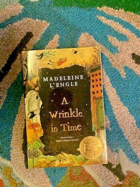 A Wrinkle in Time by Madeleine L&rsquo;Engle (2007) – Like New Condition, Paperback