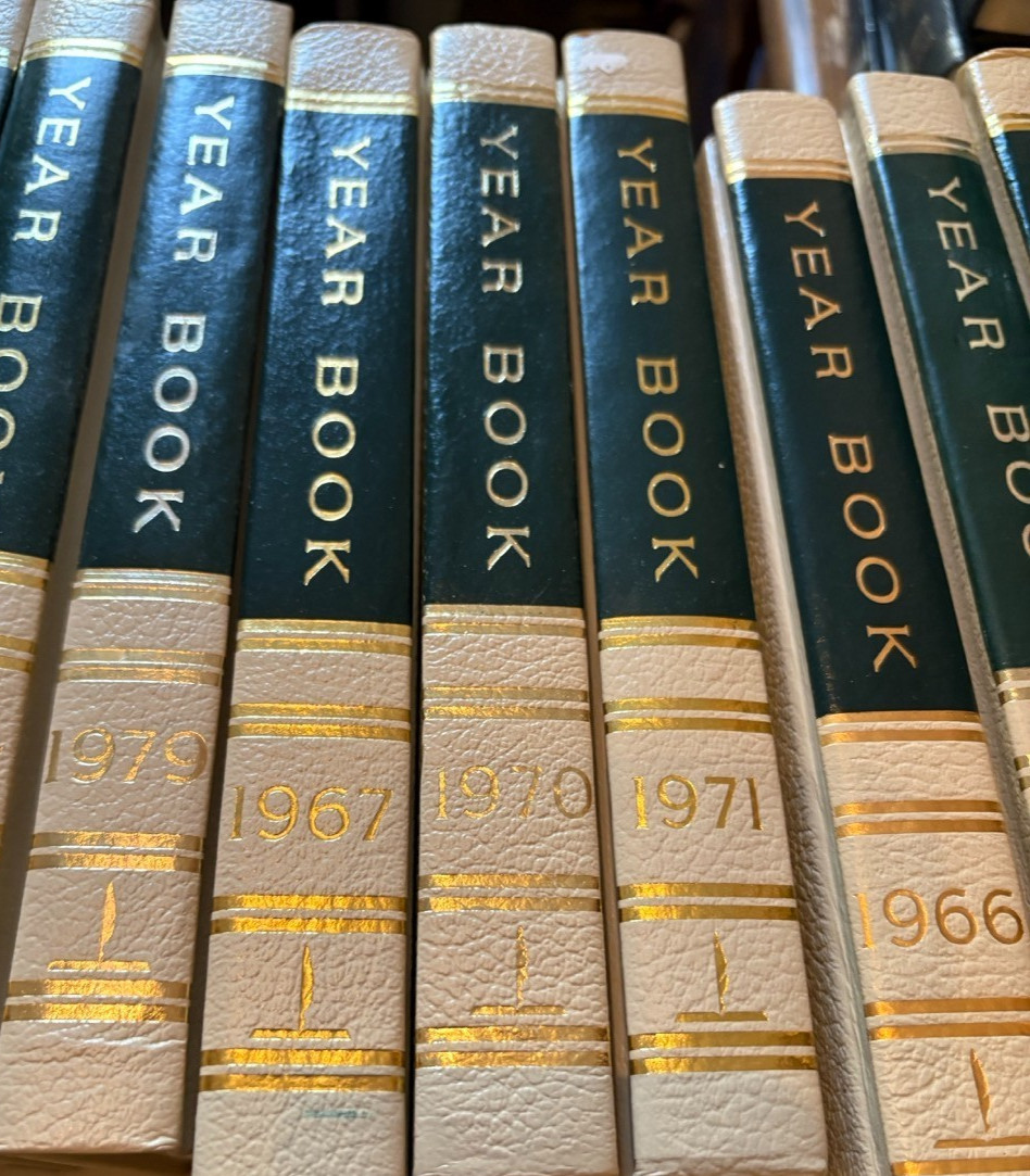 ANNUAL YEAR BOOK World Book Encyclopedia 60s 70s – U CHOOSE- *Buy More &Save*