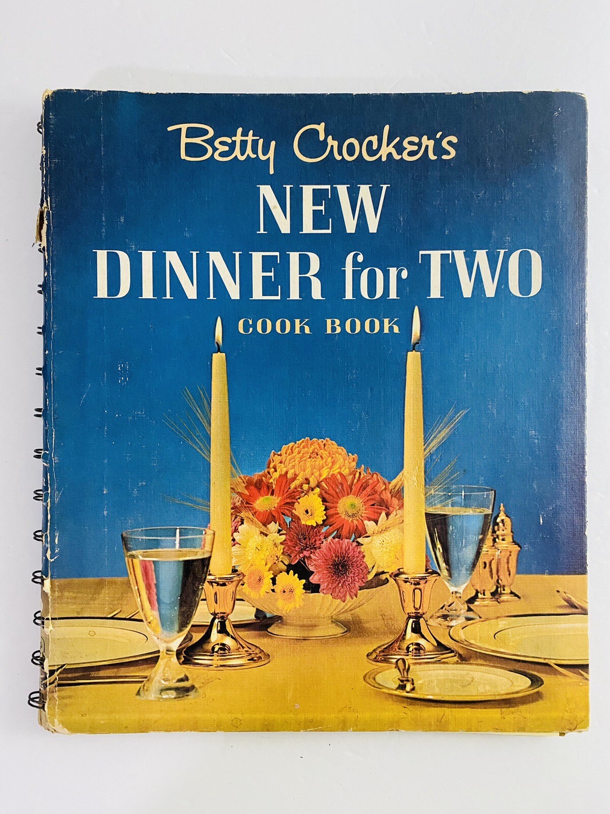 Betty Crocker&rsquo;s New Dinner for Two Cookbook 1960s Hardcover 156 pages