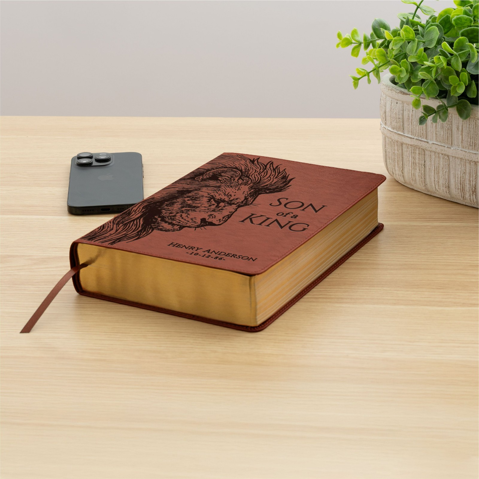 Personalized ESV Men&rsquo;s Study Bible, Son of a King Lion Design, Name Engraved