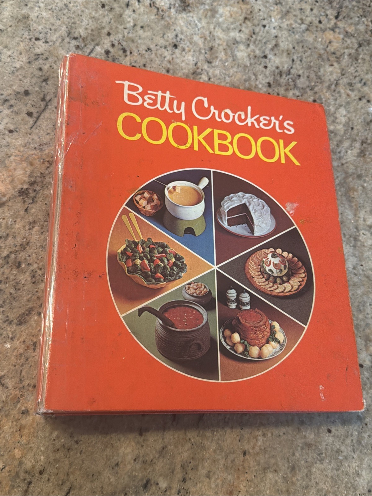 Vintage Betty Crocker’s Cookbook 1973 12th Printing Pie Cover Book Crocker