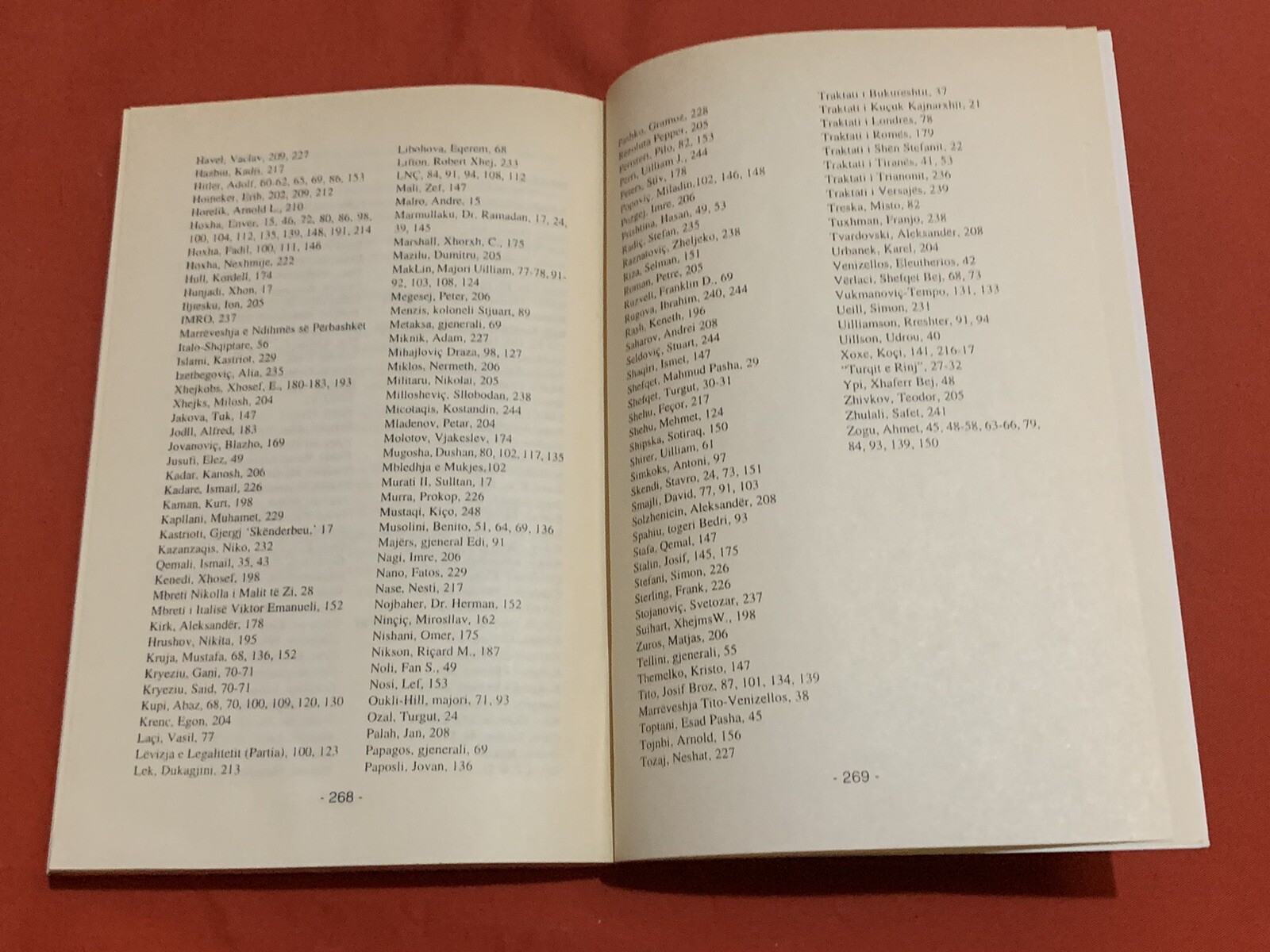 OLD ALBANIAN BOOK-NIKOLLAQ KOSTA-SHQIPERIA ENIGME EUROPIANE-1995-269 pages