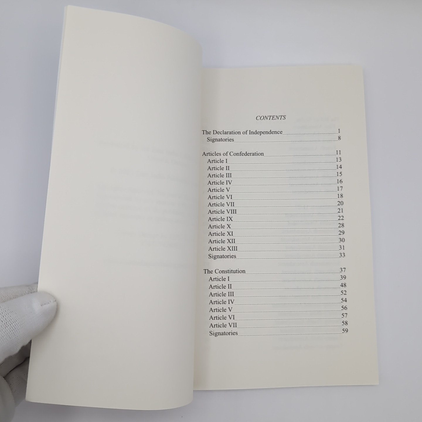 The Constitution of the United States of America: The Declaration of Independenc