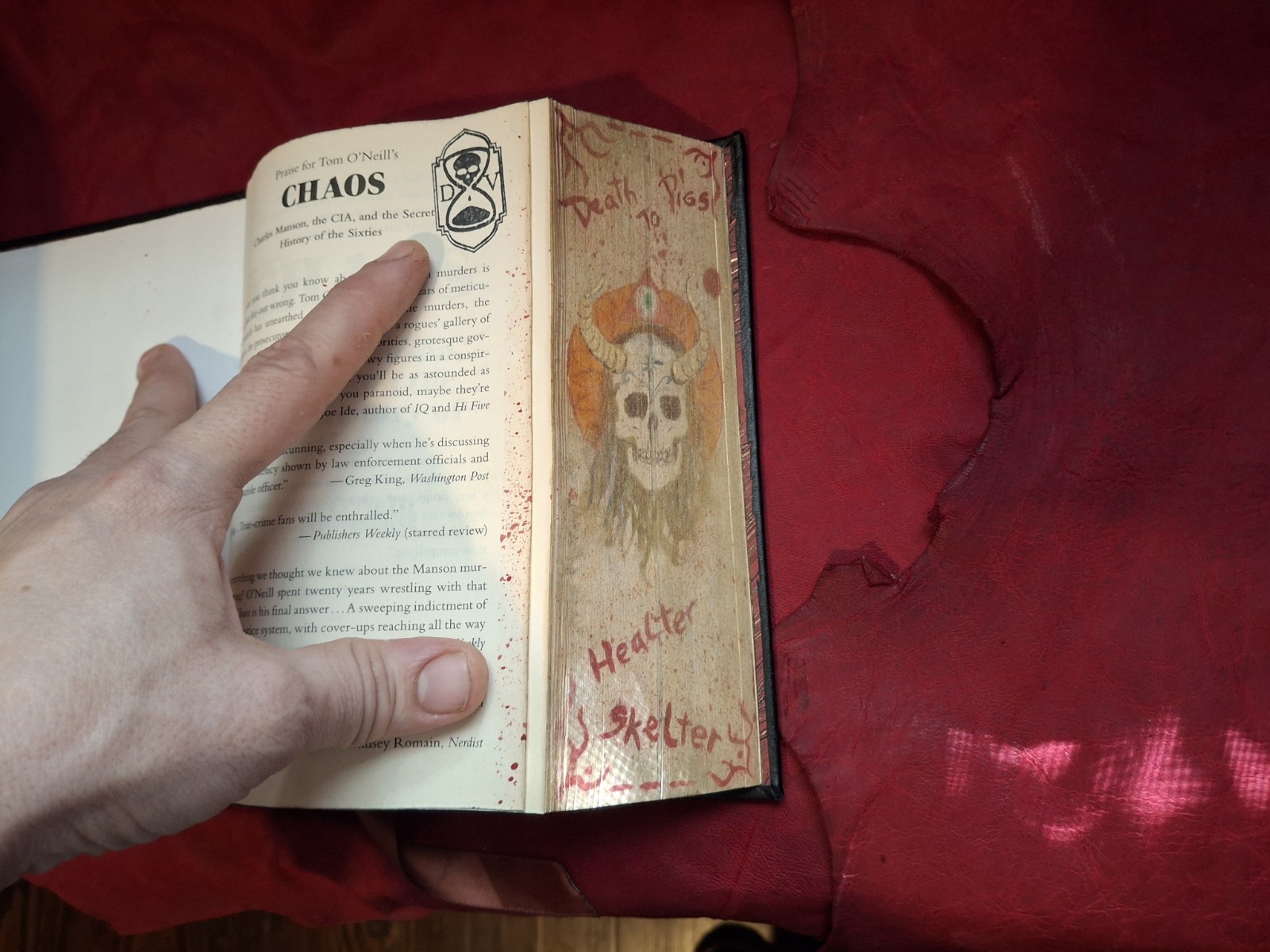 Chaos-Tom O&rsquo;Neill-FORE EDGE PAINTING Leather Red Gold Skull One-of-a-Kind Manson