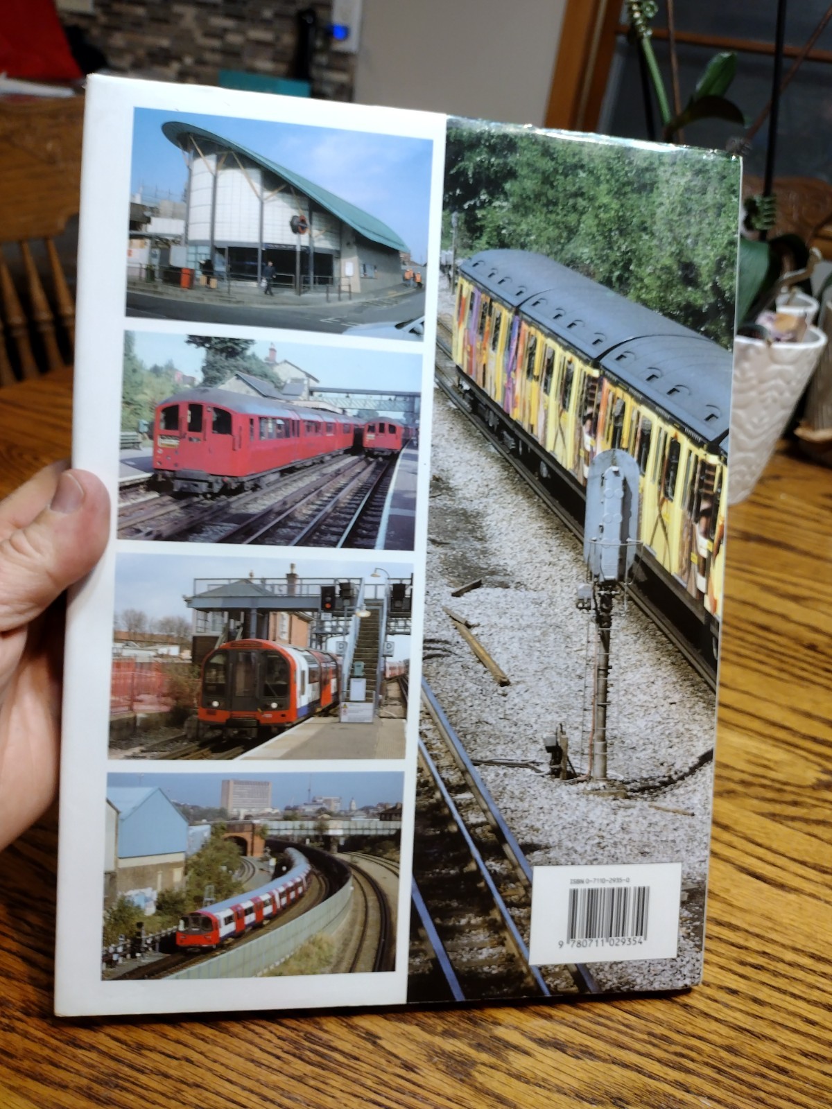 London&rsquo;s Underground John Glover 2003 Hardback Published Ian Allan 160 pages
