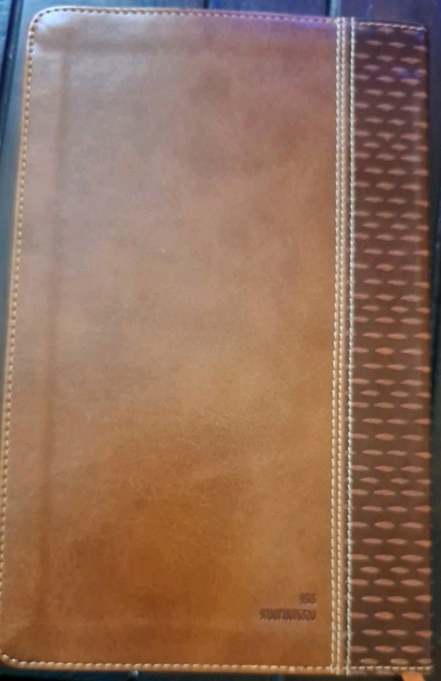 NKJV, American Woman&rsquo;s Bible, Leathersoft, Brown, 2016 – LIKE NEW