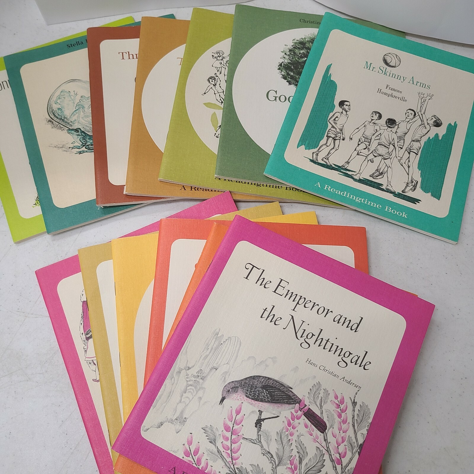 Lot of 13 Children&rsquo;s « READINGTIME BOOKS » Macmillan Company-1968, Paperback VG