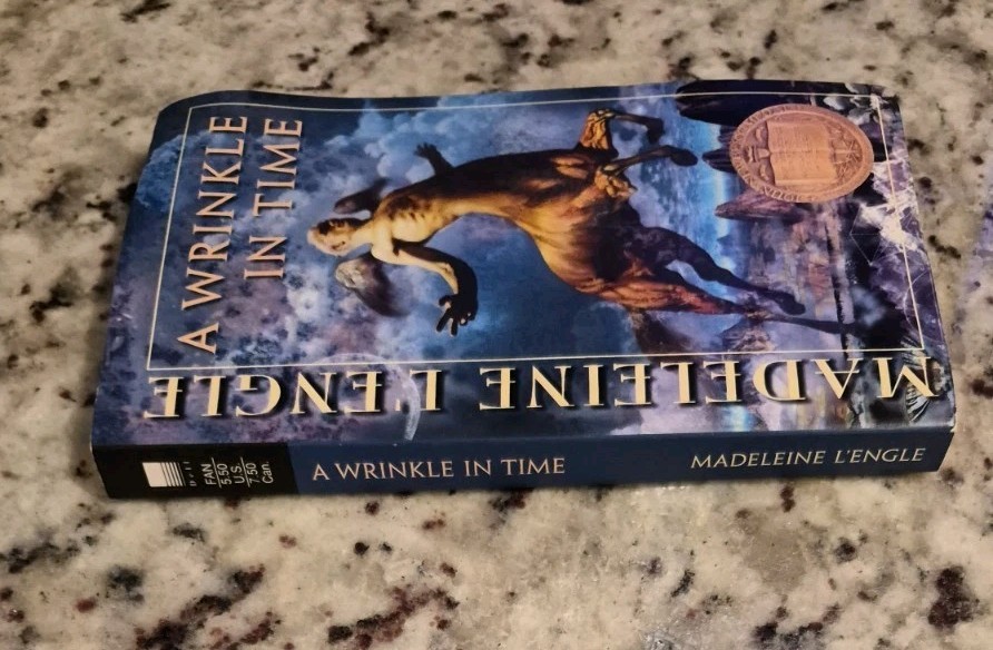 A Wrinkle in Time Paperback by Madeleine L &lsquo;Engle