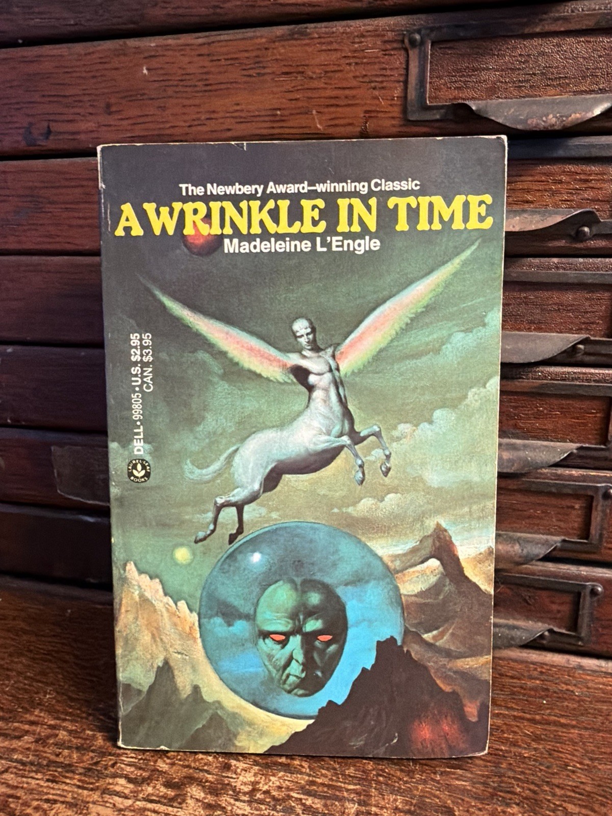 Lot 4: Wrinkle in Time Madeleine L&rsquo;Engle 1976 Stranger Things Paperback Set Wind