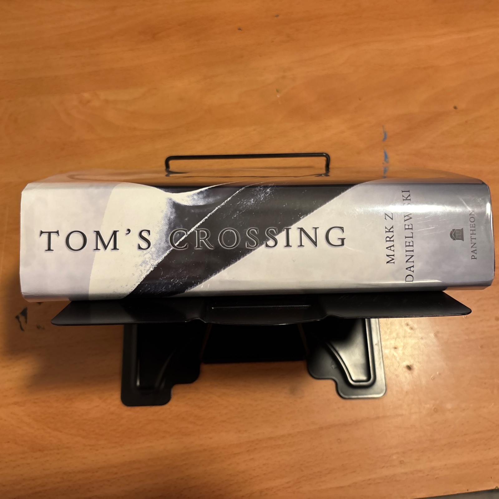 MARK Z DANIELEWSKI TOM&rsquo;S CROSSING Publisher Signed 1st Edition Unread