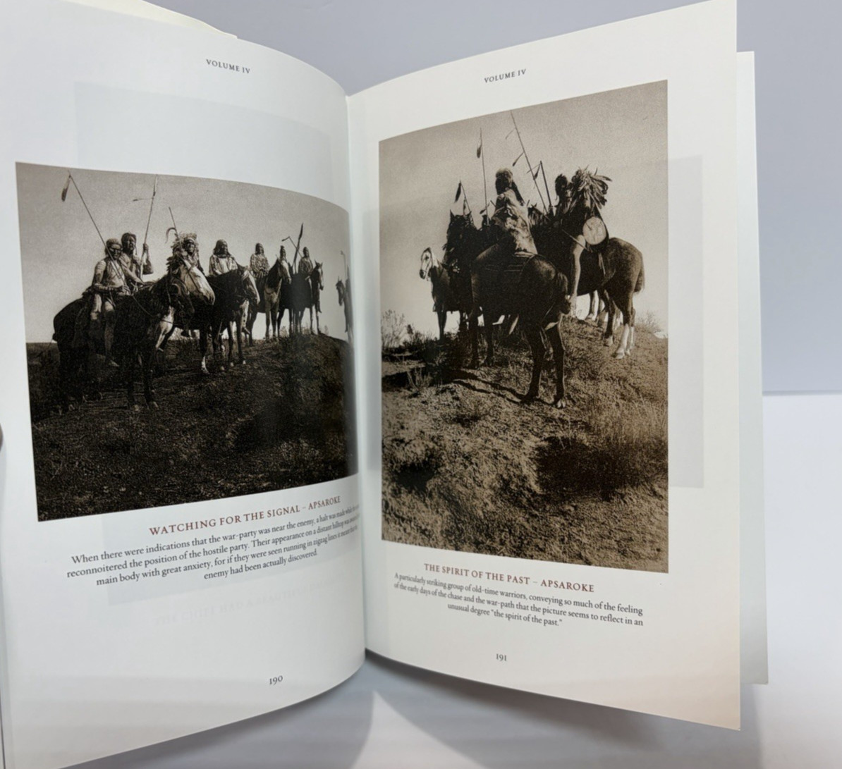2020 « The North American Indian: The Complete Portfolios » by Edward S. Curtis