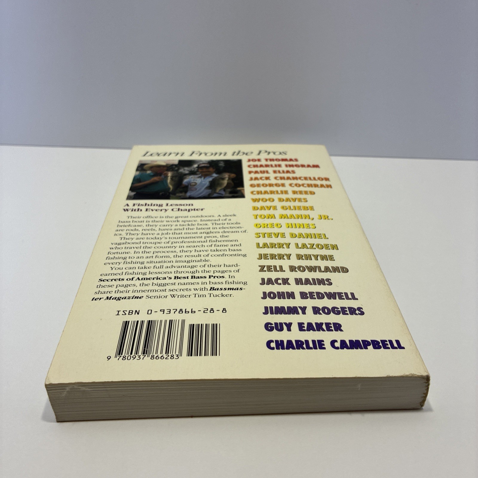 SECRETS OF AMERICA&rsquo;S BEST BASS PROS By Tim Tucker Paper Back 244 pages