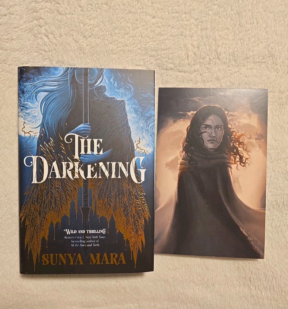 The Darkening Sunya Mara SIGNED FairyLoot Exclusive Edition HCDJ 2022 Fantasy